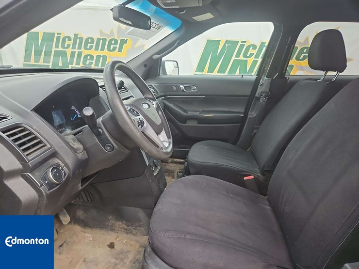 2015-ford-explorer-image-14