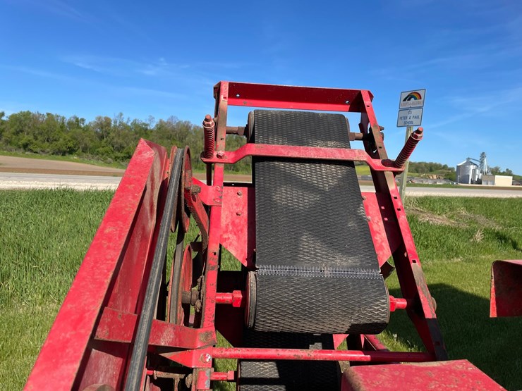 massey-ferguson-124-image-16