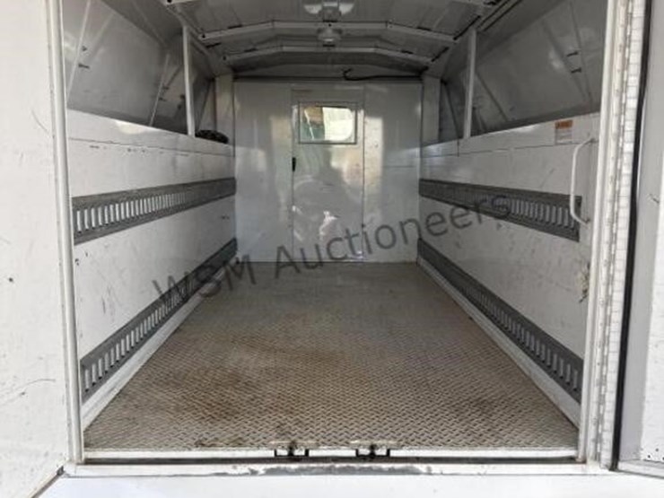 2013-chevrolet-express-3500-image-10