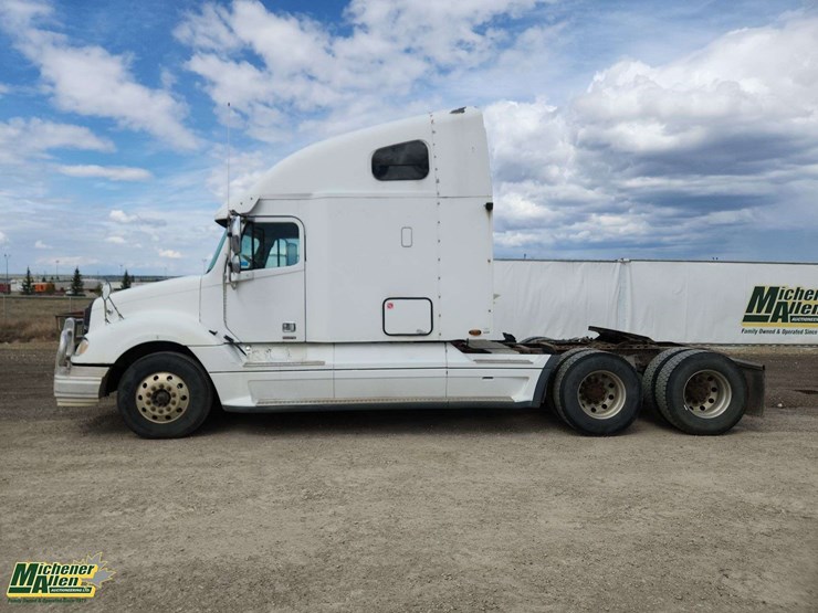 2005-freightliner-columbia-120-image-26