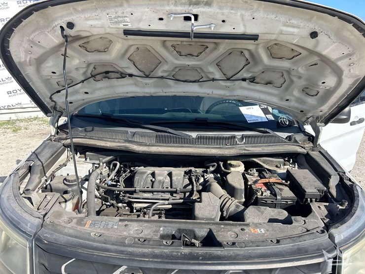 2016-ford-explorer-image-7
