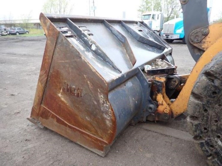 2009-case-621e-image-21