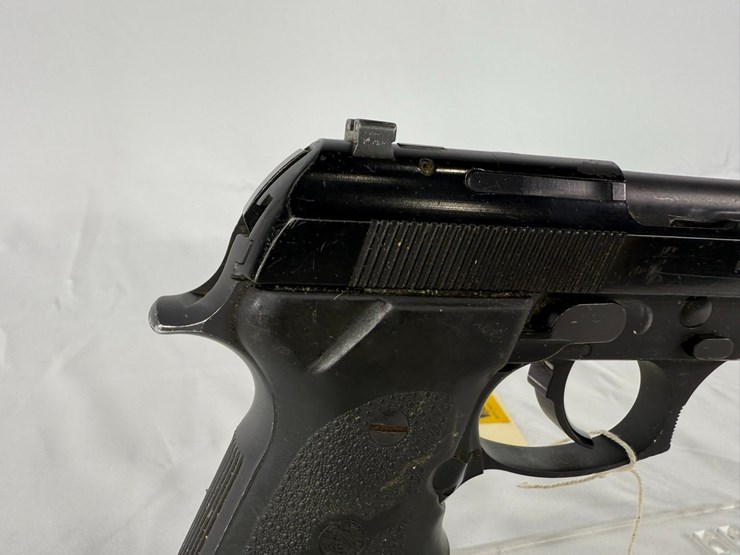 #12-•-beretta-96d-40-pistol-ber195967-image-15