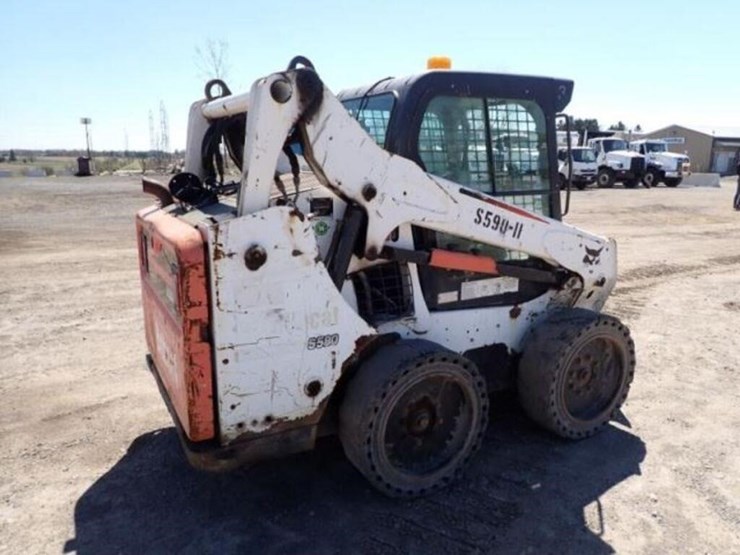 2014-bobcat-s590-image-5