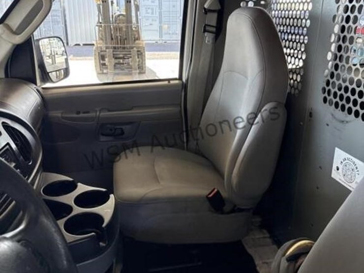 2006-ford-cargo-image-27