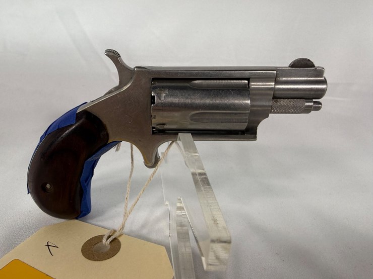 #79-•-naa-22mag-revolver-z14268-image-8