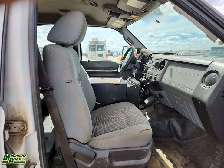 2011-ford-f550-image-26