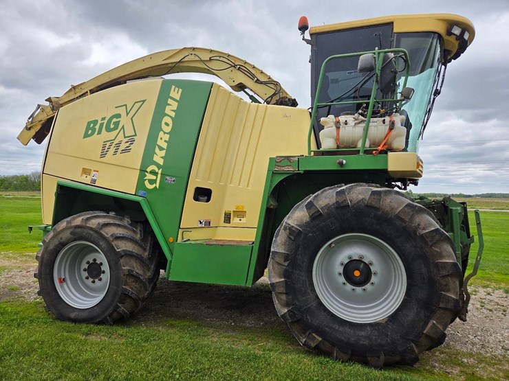 2007-krone-big-xv12-self-propelled-chopper-image-11
