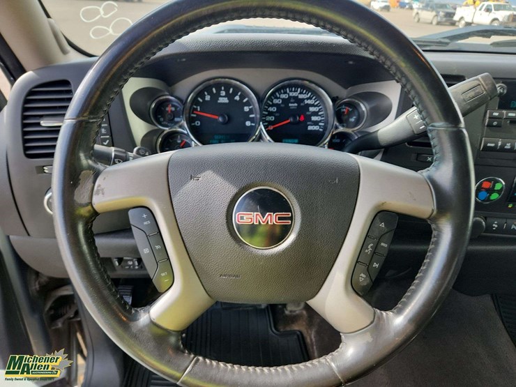 2011-gmc-sierra-1500-sl-image-17