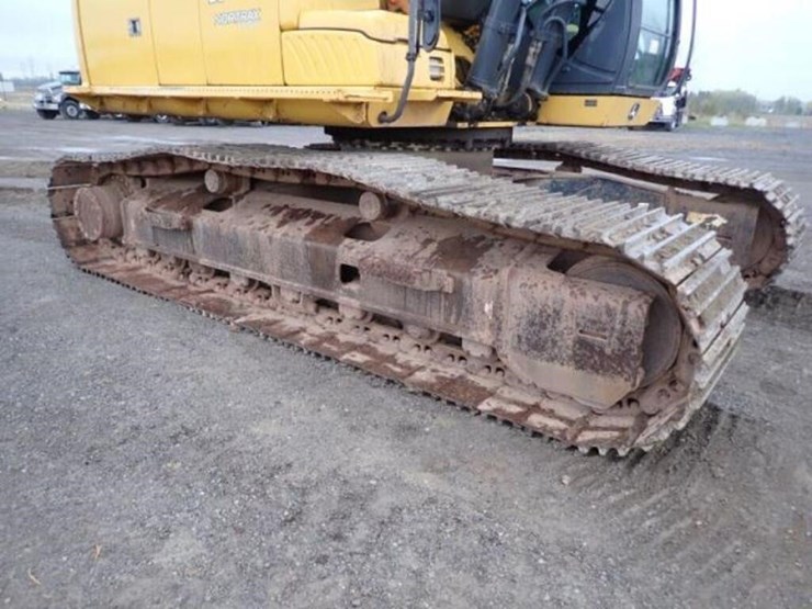 2010-deere-270d-lc-image-58