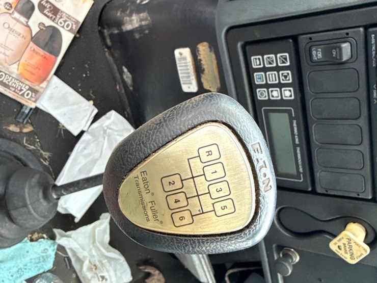 2004-international-durastar-4300-image-49