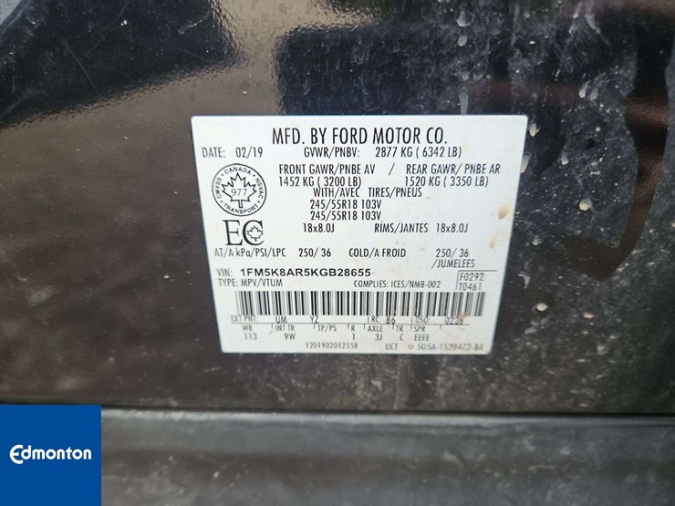 2019-ford-explorer-image-25