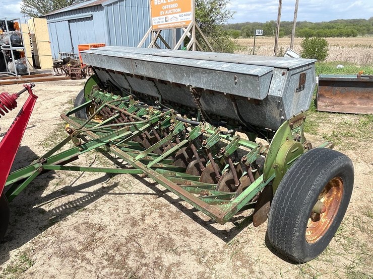 john-deere-8-image-1