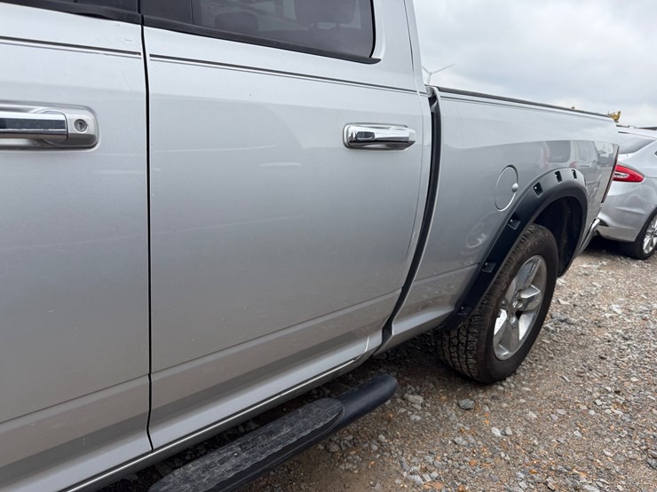 2013-dodge-ram-1500-image-26