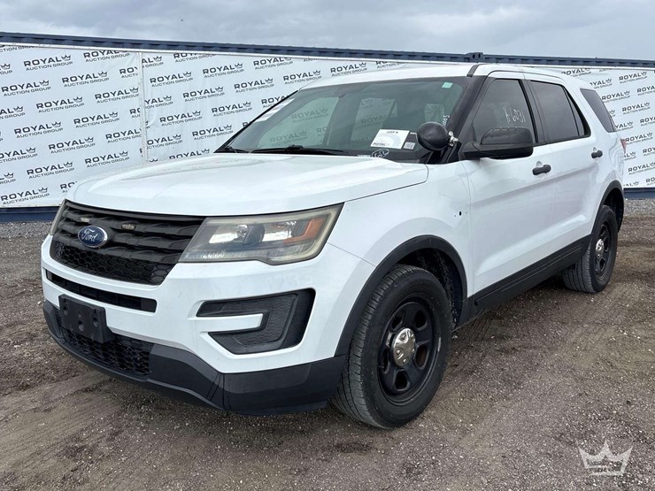 2017-ford-explorer-image-1