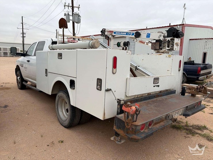 2018-dodge-3500-image-2