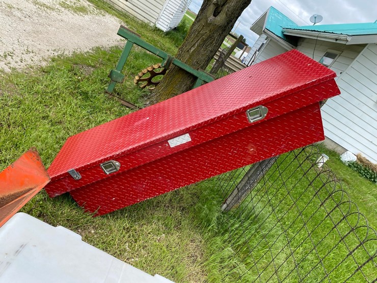 alum-cross-over-truck-tool-box-image-2