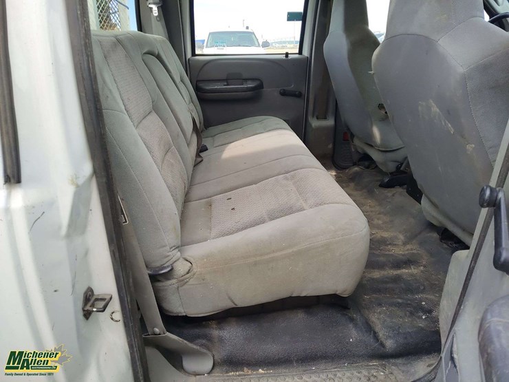 2003-ford-f550-image-19