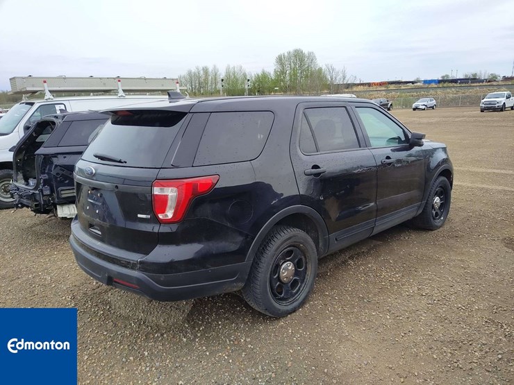 2019-ford-explorer-image-4