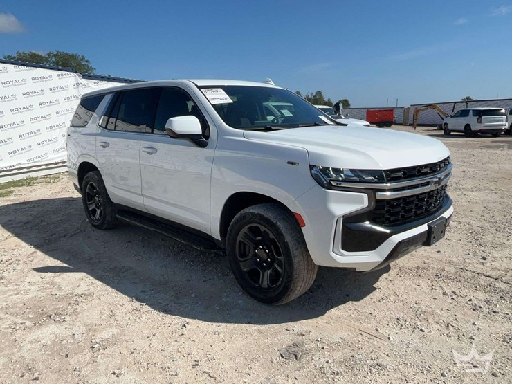 2021-chevrolet-tahoe-image-2