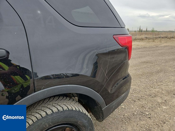 2016-ford-explorer-image-17