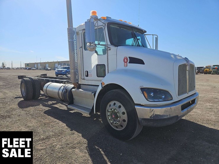 2015-kenworth-t370-image-2