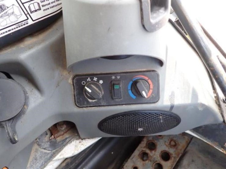 2021-bobcat-t770-image-16