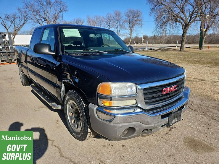 2006-gmc-sierra-1500-image-2