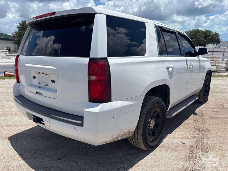 2015-chevrolet-tahoe-image-3