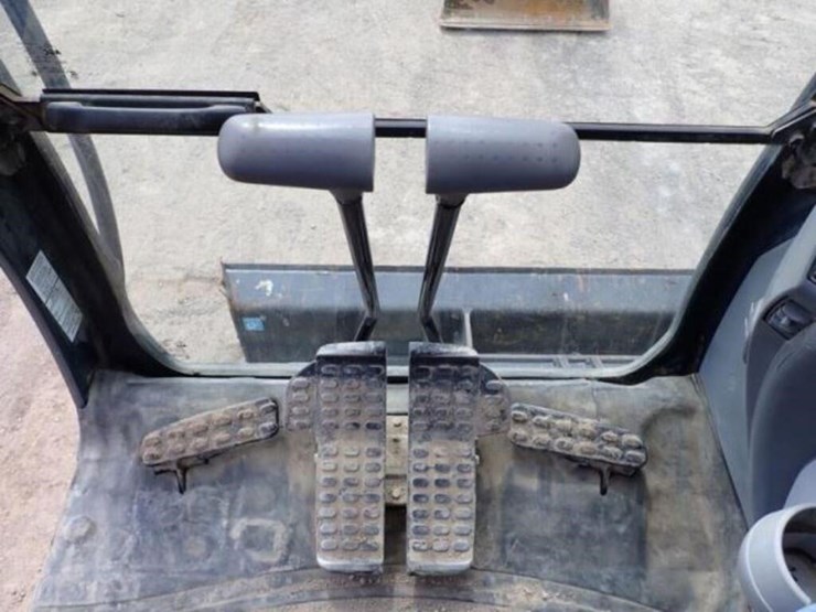 2022-deere-75g-image-11
