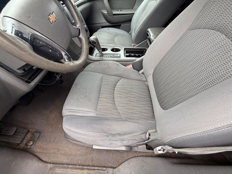 2013-chevrolet-traverse-image-33