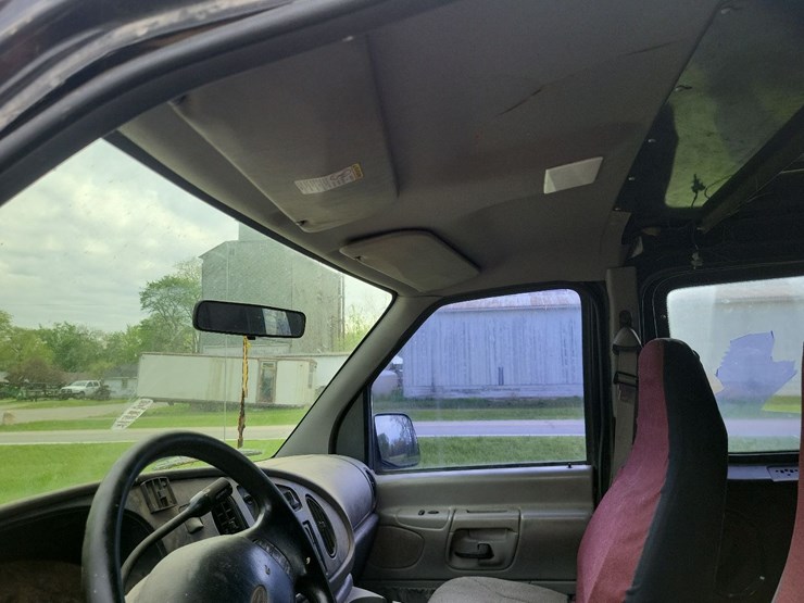 2000-ford-e250-image-51