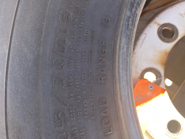 #8789-•-(2)-tires-image-3