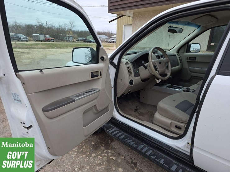 2008-ford-escape-image-16