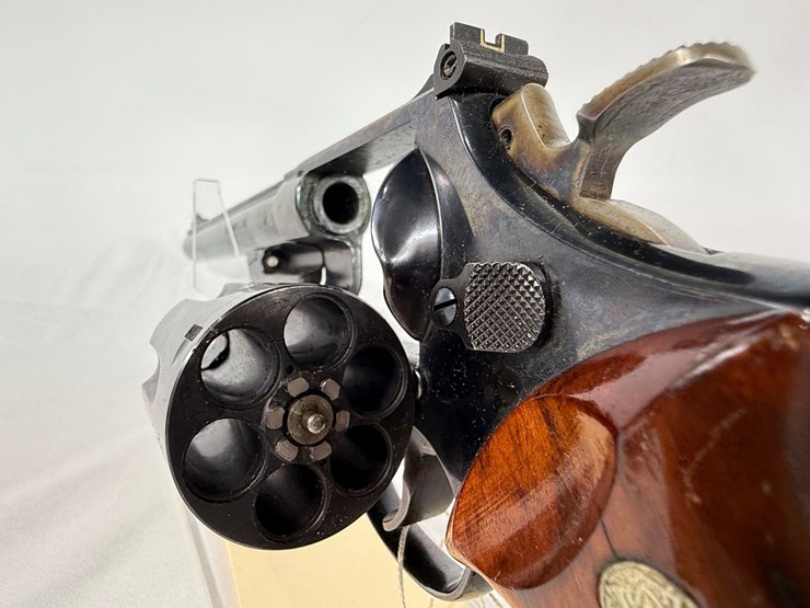 #60-•-smith-&-wesson-29-2-44mag-revolver-n330311-image-17