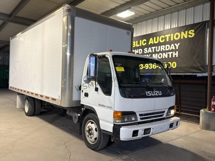 2005-isuzu-npr-image-2
