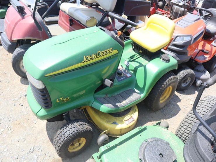 john-deere-lt150-image-4