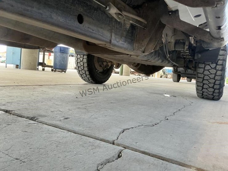 2017-chevrolet-silverado-3500hd-image-26