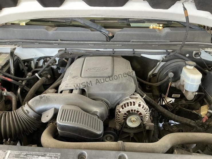 2011-chevrolet-silverado-1500-image-11