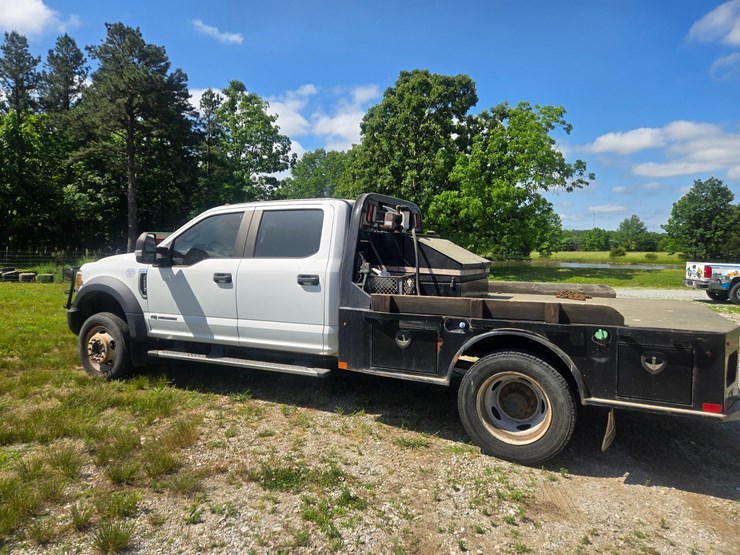 2017-ford-f550-image-9
