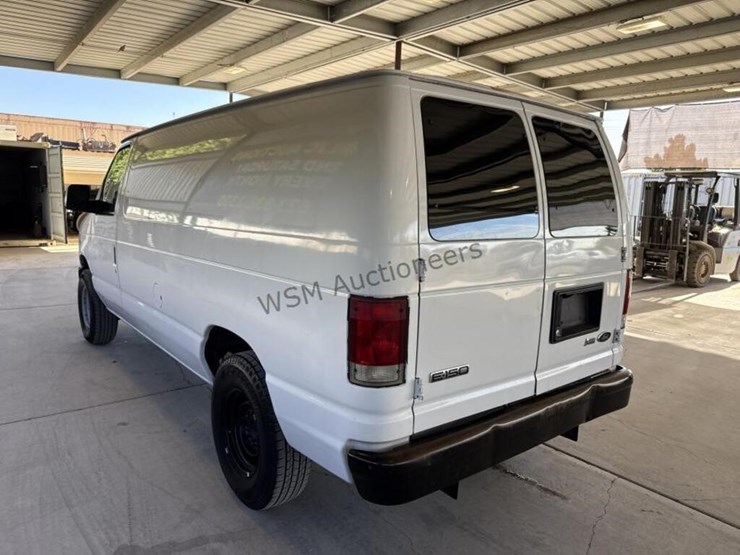 2009-ford-cargo-image-6