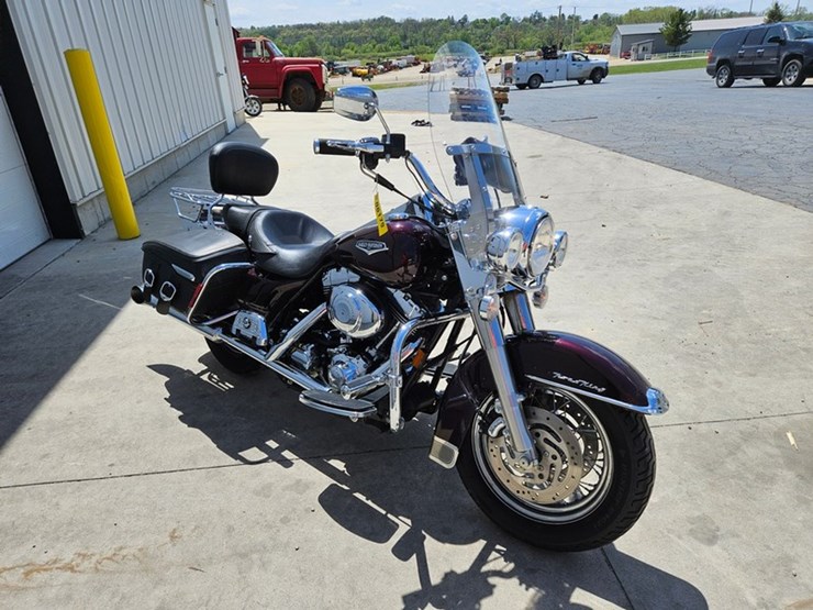 #6179-•-2006-harley-davidson-road-king-motorcycle-image-7
