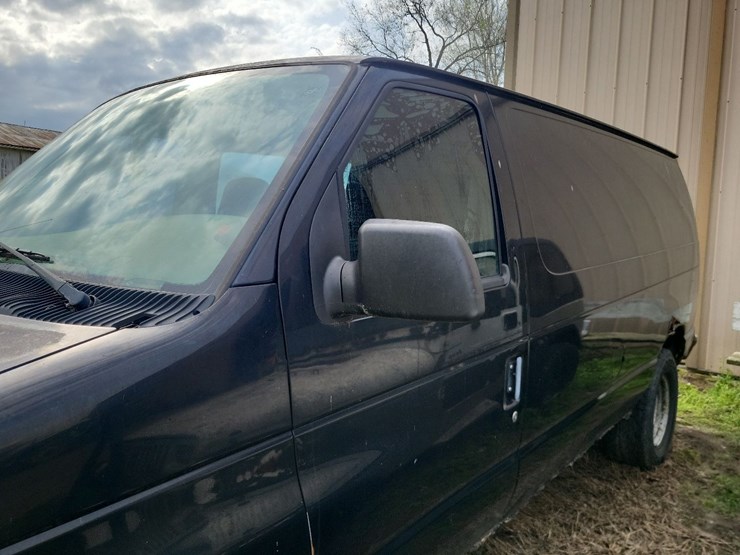2000-ford-e250-image-17