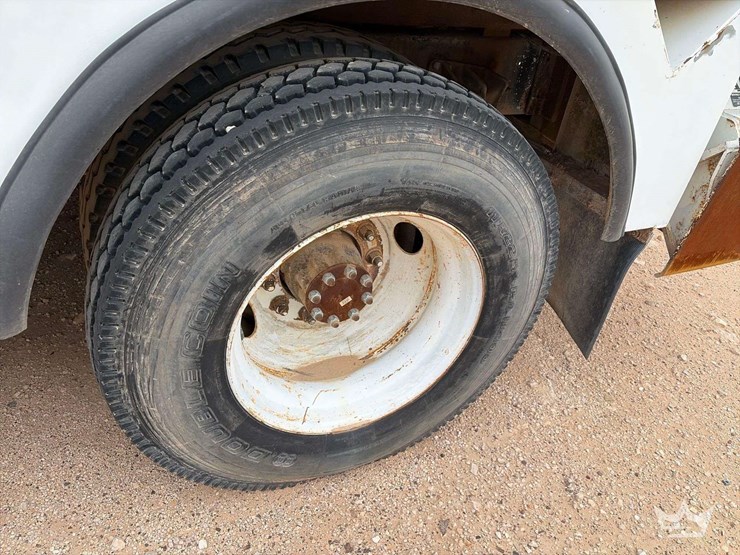 2003-international-durastar-4300-image-33