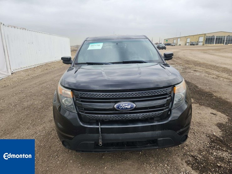 2015-ford-explorer-image-8