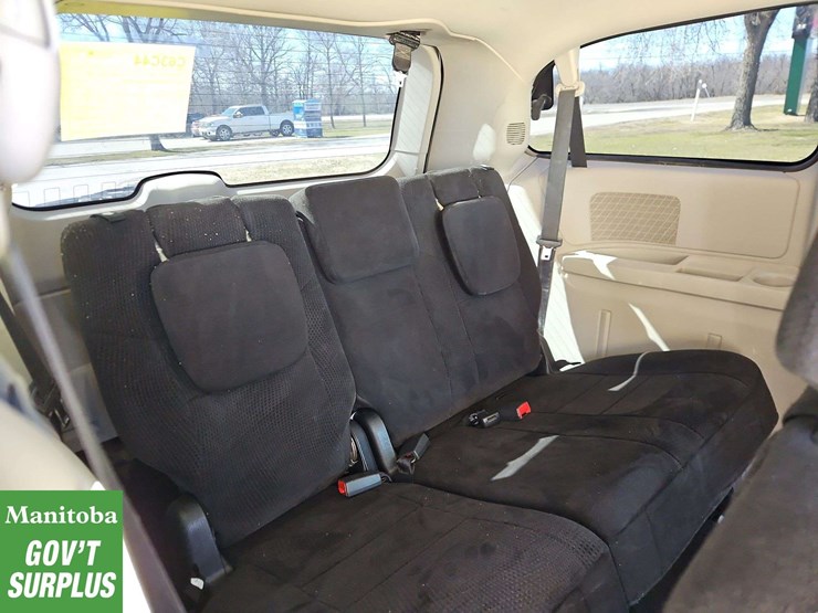 2012-dodge-grand-caravan-se-image-35