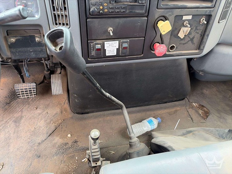 2005-international-durastar-4300-image-20