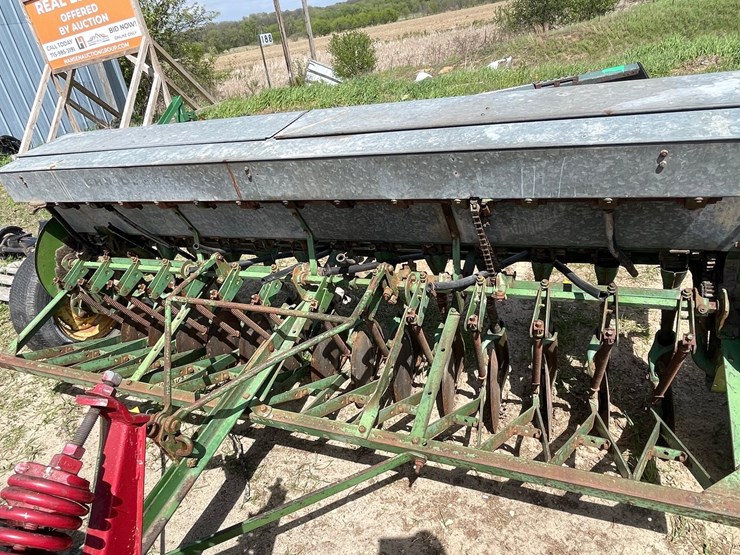 john-deere-8-image-13