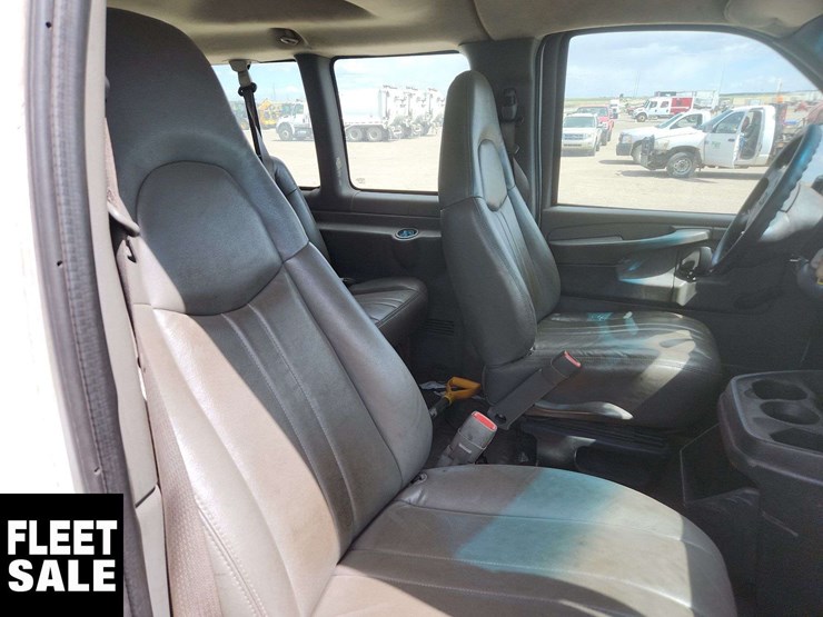 2007-chevrolet-express-3500-image-21