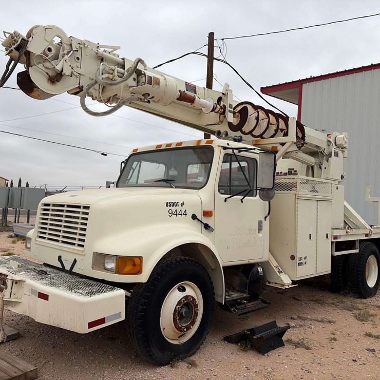 2000 INTERNATIONAL 4700